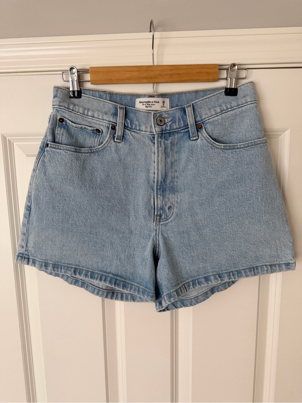 Abercrombie & Fitch 4” Mom Short High Rise Light Blue Denim Shorts